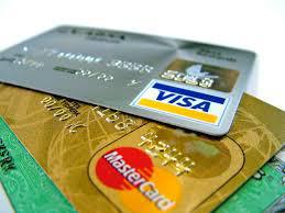 Conflit en Ukraine: Visa et Mastercard suspendent leurs opérations en Russie