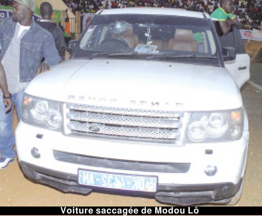 Deux vehicules spéciaux pour transporter le mystique Modou Lô