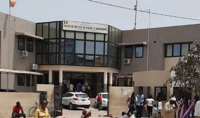 Guédiawaye : un maçon tente d’égorger sa deuxième épouse