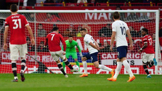 Avec un triplé, CR7 met United sur les rails