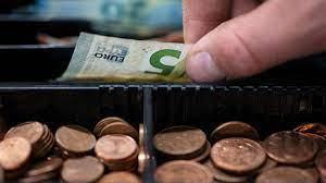 France: l'inflation a atteint 4,5% sur un an en mars, un niveau inédit depuis les années 1980