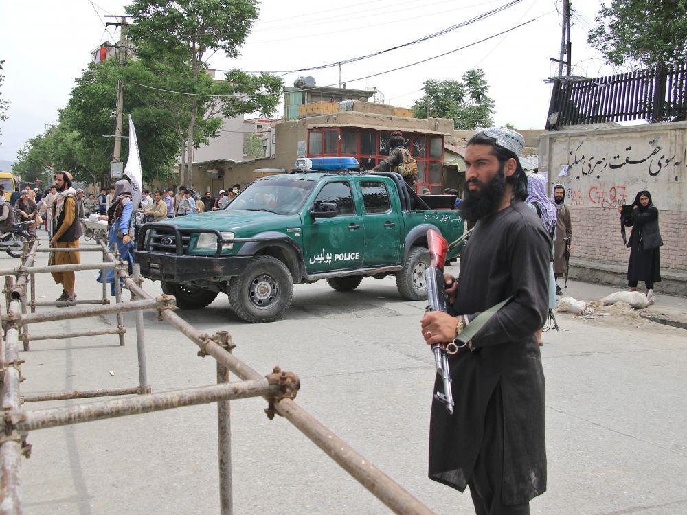 Afghanistan: une explosion dans une mosquée fait au moins 33 morts