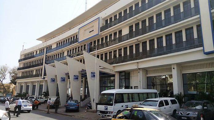 Comment sauver La Poste de la gestion scandaleuse des DG de Macky: recapitalisation, privatisation ou innovation
