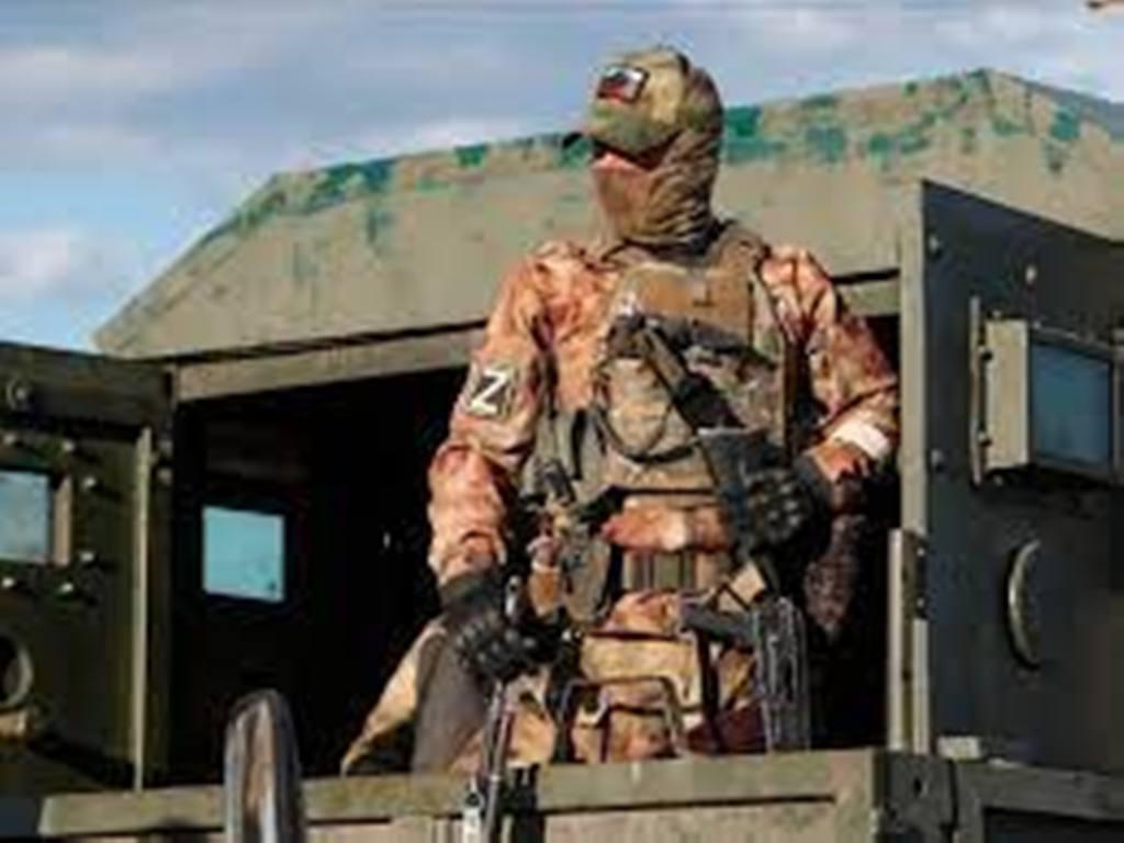 Guerre en Ukraine: l'opération d'évacuation des combattants d'Azovstal se poursuit à Marioupol