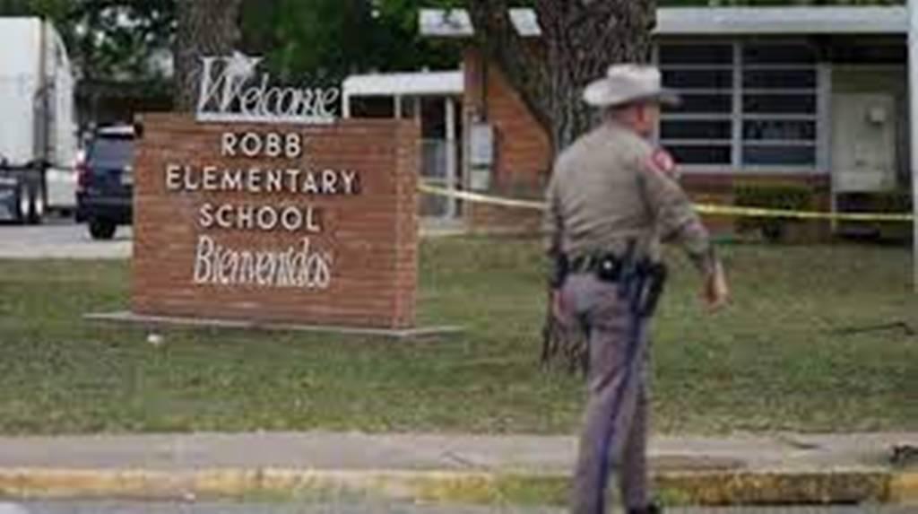 États-Unis: une fusillade dans une école du Texas fait au moins 21 morts, dont des enfants