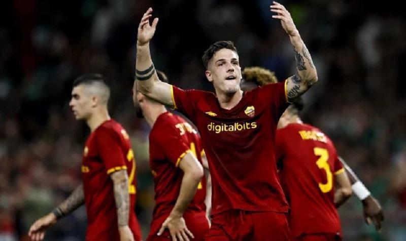 Ligue Europa Conférence : la Roma s'impose en finale face à Feyenoord