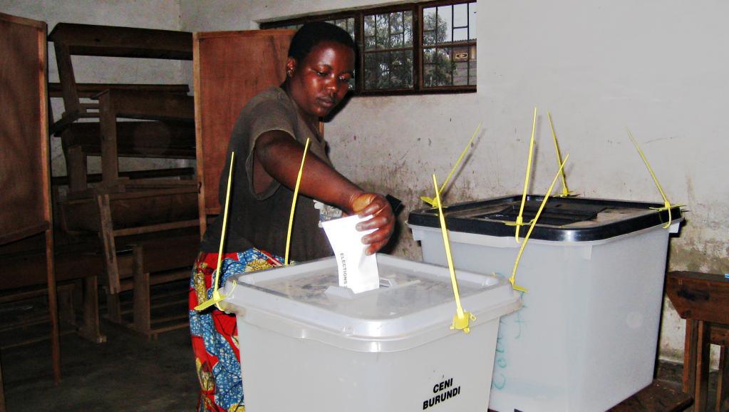 Opération de vote au Burundi. AFP PHOTO/Esdras NDIKUMANA