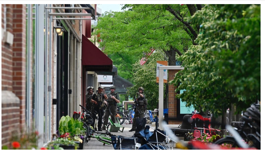États-Unis: une fusillade lors d'un défilé du 4-Juillet fait au moins six morts près de Chicago