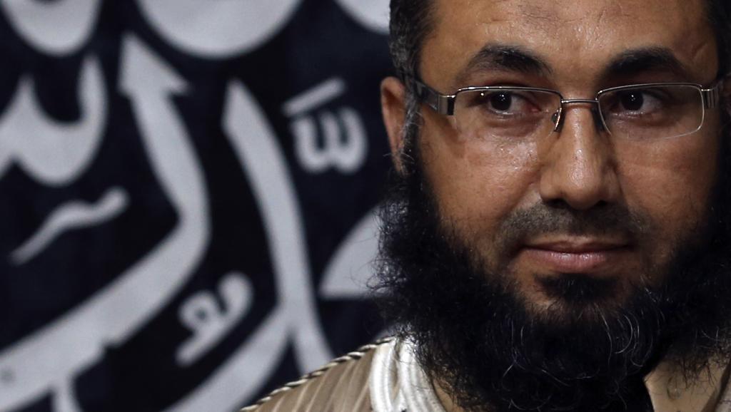 Mohammed al-Zahawi, leader d'Ansar al-Charia en Libye devant la presse le 27 mai 2014 à Benghazi. REUTERS/Esam Omran Al-Fetori