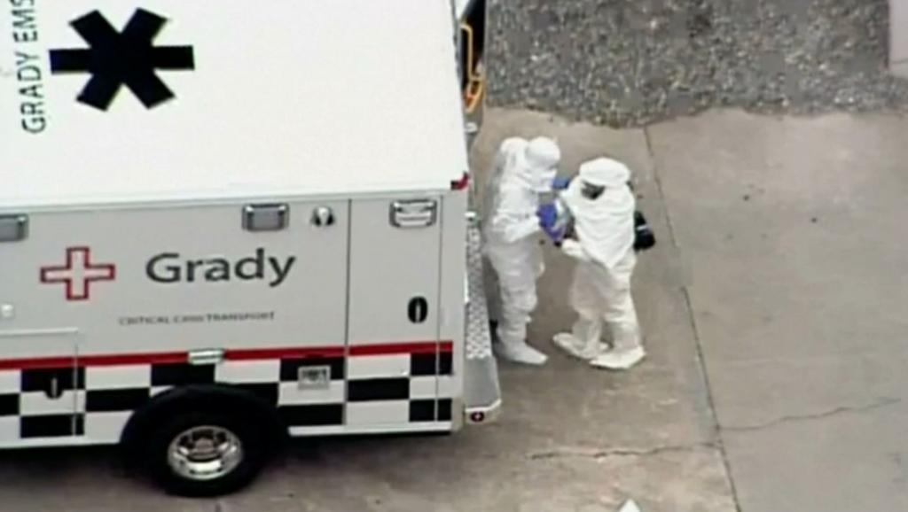 Etats-Unis: arrivée de l’un des deux Américains infectés par Ebola