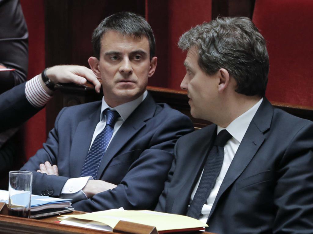 L'ULTIMATUM DE MANUEL VALLS À FRANÇOIS HOLLANDE : "C'EST MONTEBOURG OU MOI"
