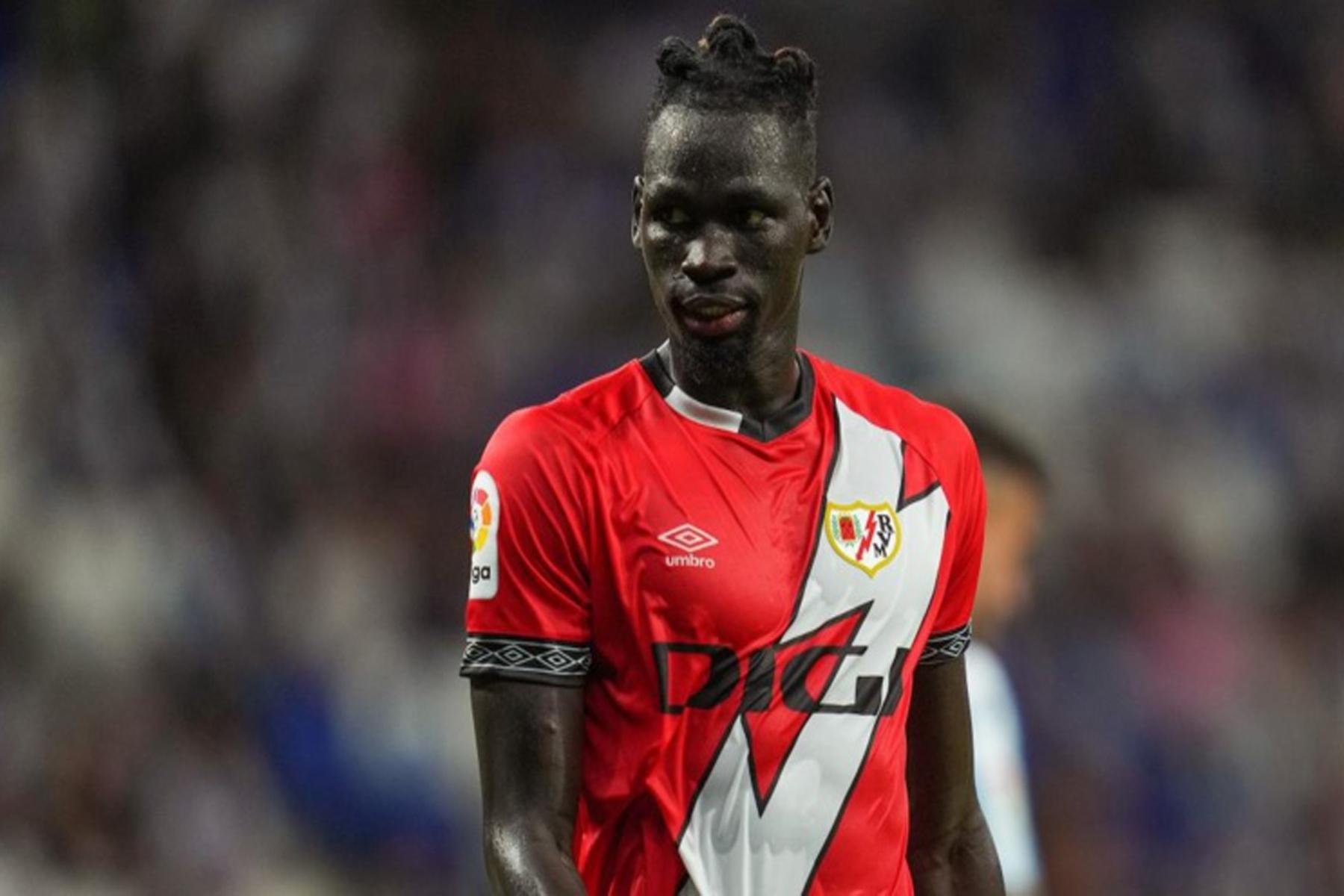 Transfert avorté à l’OL: le président du Rayo Vallecano donne sa version des faits et répond à Pathé Ciss