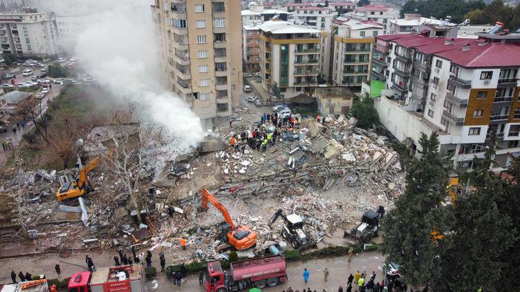 Turquie-Syrie: le bilan du séisme évolue à plus de 6200 morts