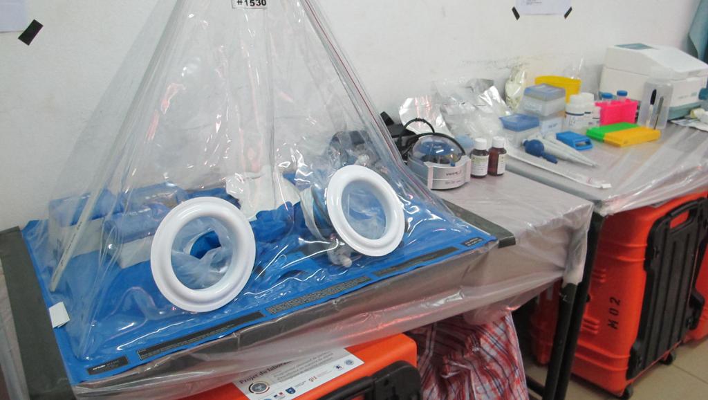 Ebola: un nouveau laboratoire mobile pour le Mali