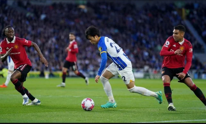 Premier League : défait sur le fil à Brighton, Manchester United reste au pied du podium