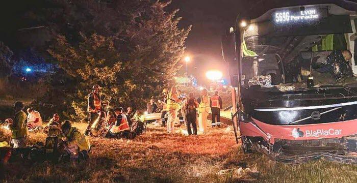 Vaucluse : un homme armé s'attaque à des gendarmes en criant "Allah akbar" et aurait provoqué l'accident d'un car sur l'A7