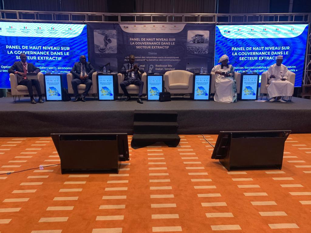Gestion des ressources extractives: Awa Marie Coll Seck promeut "un dialogue permanent"