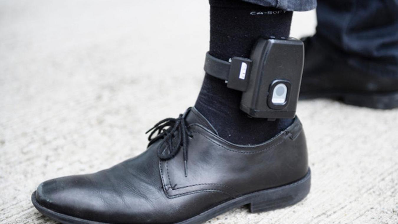 Bracelet électronique: "toute tentative d'enlèvement sera considérée comme un délit d'évasion" (Dg adjoint)
