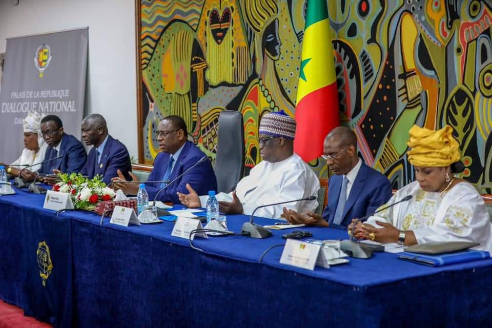 Conduite du dialogue national: Macky propose Moustapha Niass
