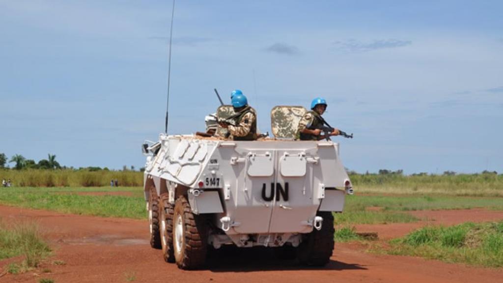 Dungu, district du Haut-Uélé, Province Orientale, en RDC. Des soldats de la paix du contingent marocain de la Monusco lors d’une patrouille aux abords de l’aéroport de Dungu. Photo MONUSCO/Force