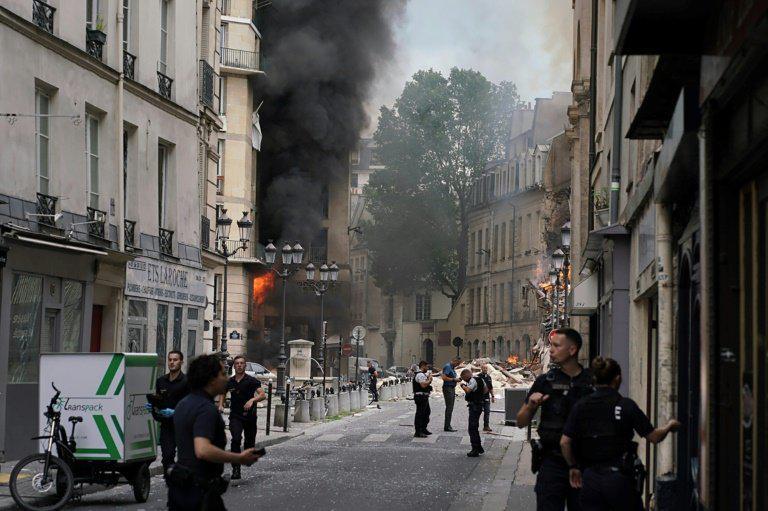 France: effondrement de deux immeubles à Paris, plus d'une vingtaine de blessés dont quatre graves