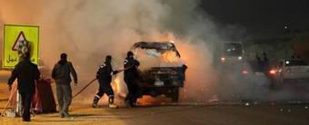 Des véhicules en feu