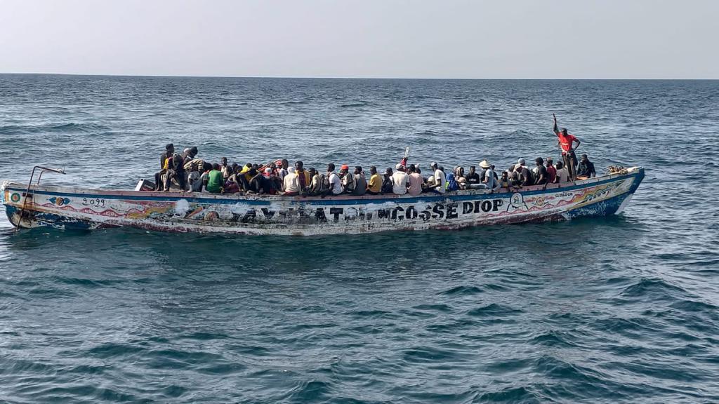 La Marine sénégalaise a intercepté une pirogue de migrants sénégalais avec 242 personnes à bord ce mardi