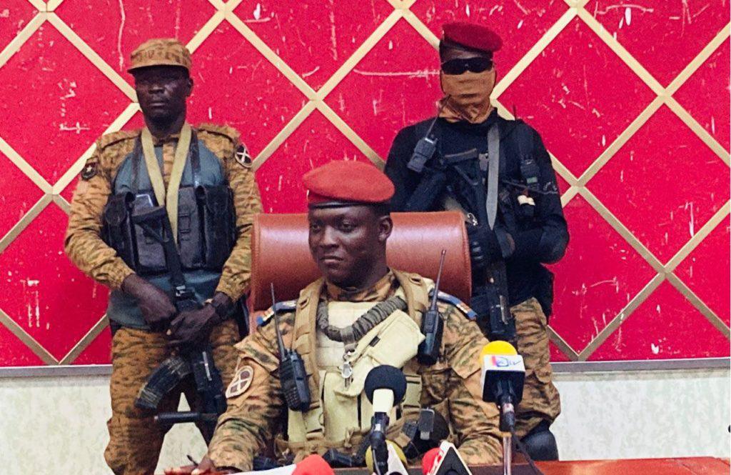 Burkina: le capitaine Traoré annonce une "modification partielle" de la Constitution