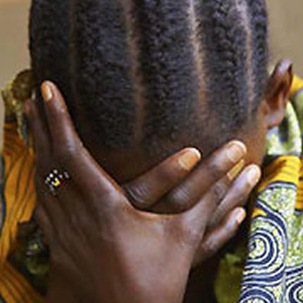 Mbour : un charbonnier viole une déficiente mentale de 16 ans