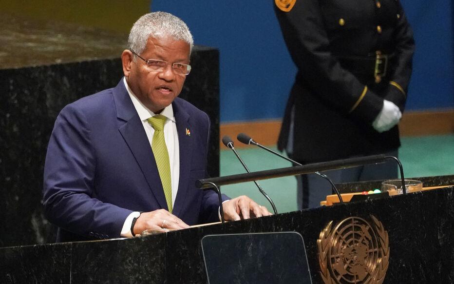 Seychelles: «le Président a déclaré l'état d'urgence» suite à une explosion dans un entrepôt et à des inondations