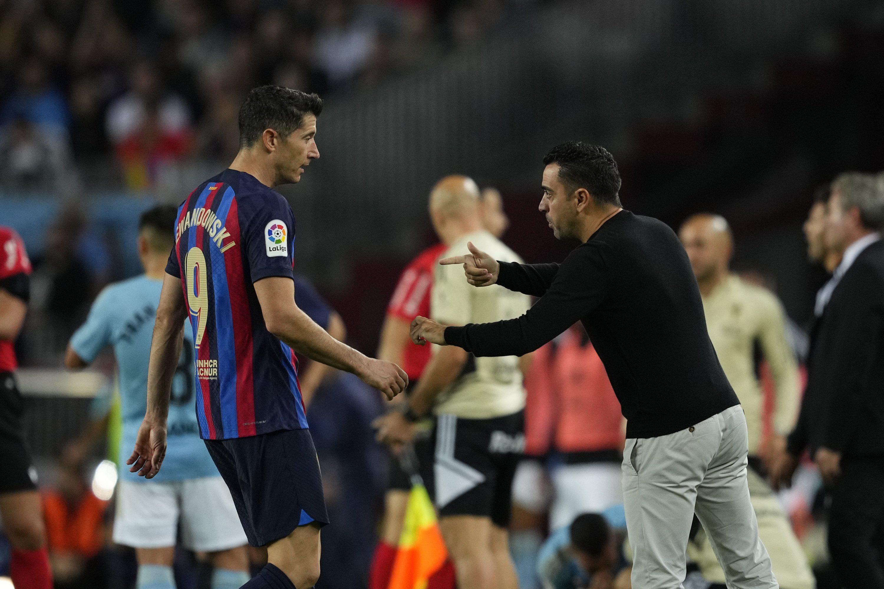 L’échange virulent entre Xavi et Lewandowski à la mi-temps de Barça-Almeria