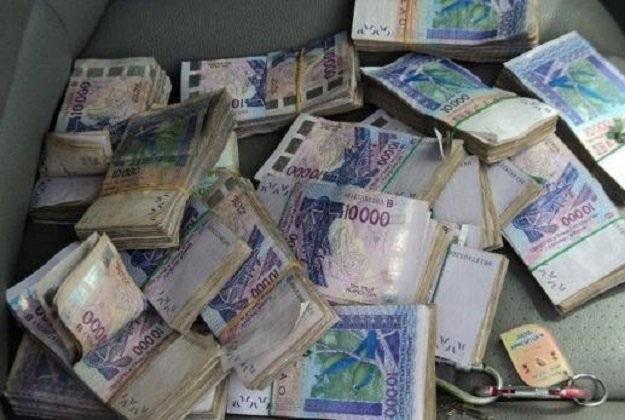 Tentative de lavage de billets noirs: trois personnes arrêtées dont un commerçant mauritanien