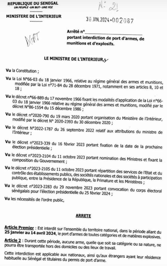 Sénégal : le ministre de l'Intérieur interdit le port d’armes et matières explosives dans la période allant du 25 janvier au 14 avril 2024 (arrêté)