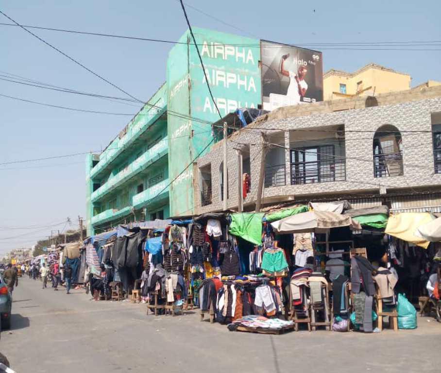 Bâtiment délabré : au marché Colobane un immeuble menace de s'écrouler