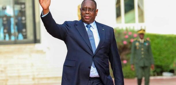 Passation de pouvoir : l’APR en blanc devant le Palais pour dire « Merci à Macky Sall »