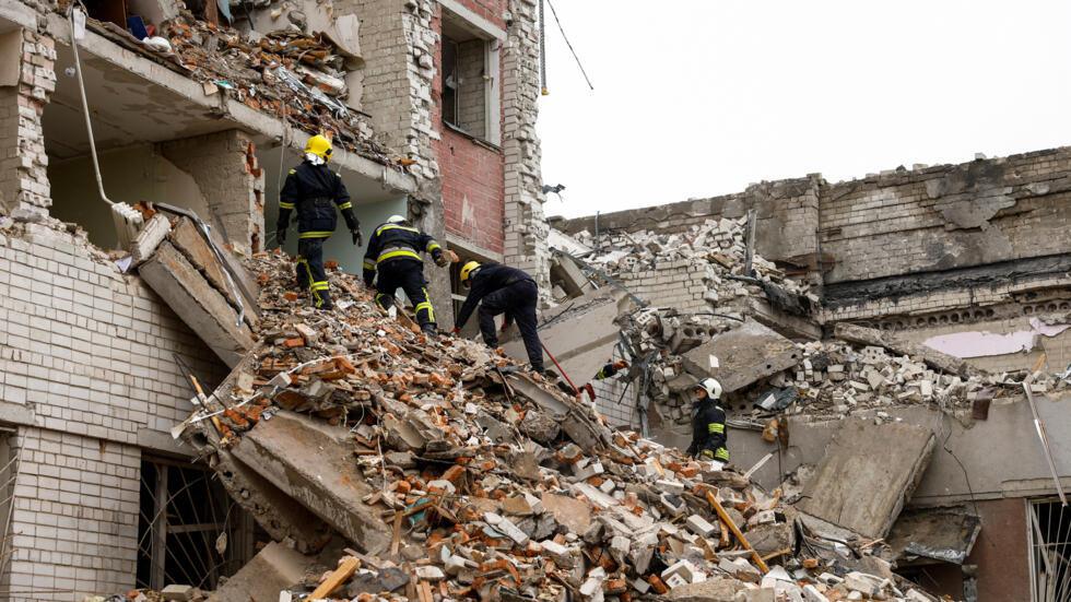 Ukraine: plusieurs morts dans une triple frappe russe à Tchernihiv