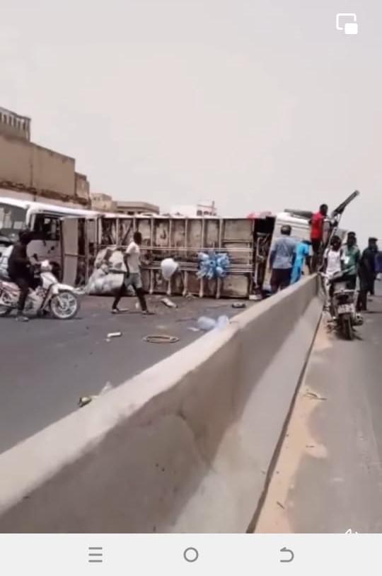 VDN3 : un camion se renverse et fait 1 mort