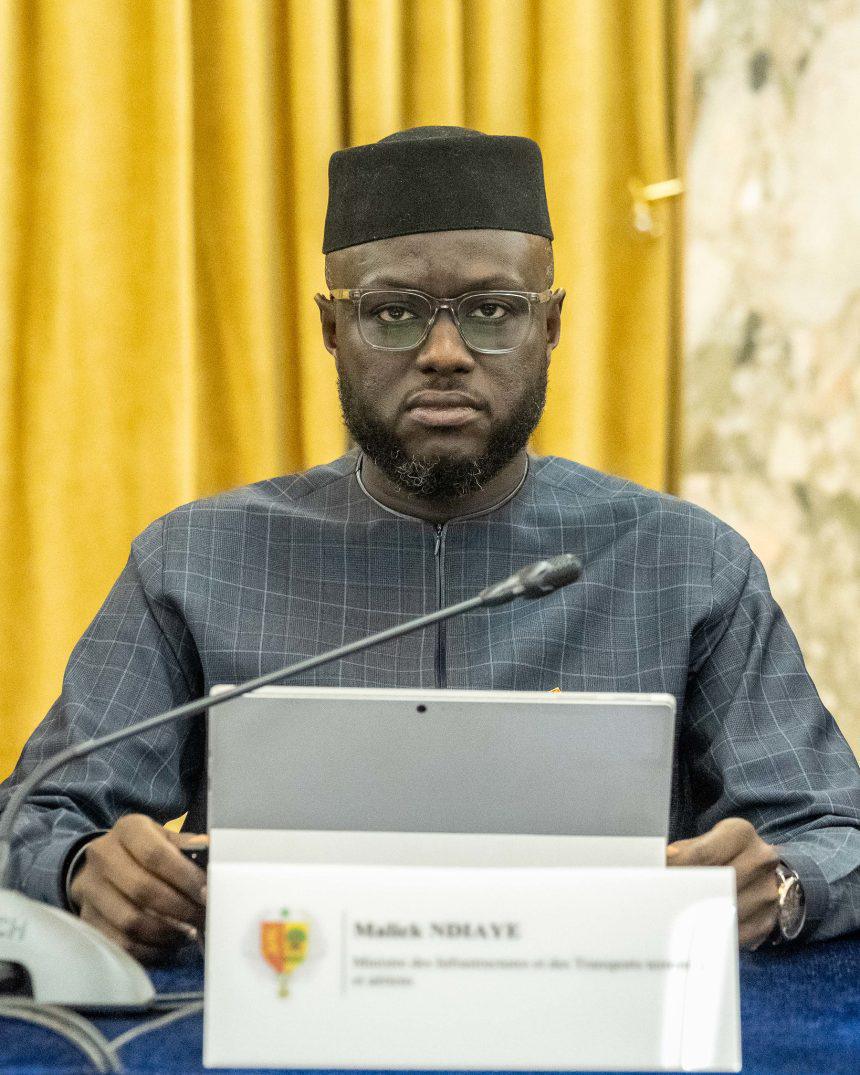 Problèmes avec des vols vers la Mecque : El Malick Ndiaye pointe du doigt Air Sénégal