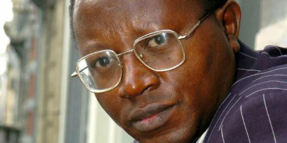 Floribert Chebeya, défenseur des droits de l’homme et président de l’ONG congolaise La Voix des sans voix, le 7 avril 2005 à Bruxelles. © Etienne Ansotte/AFP