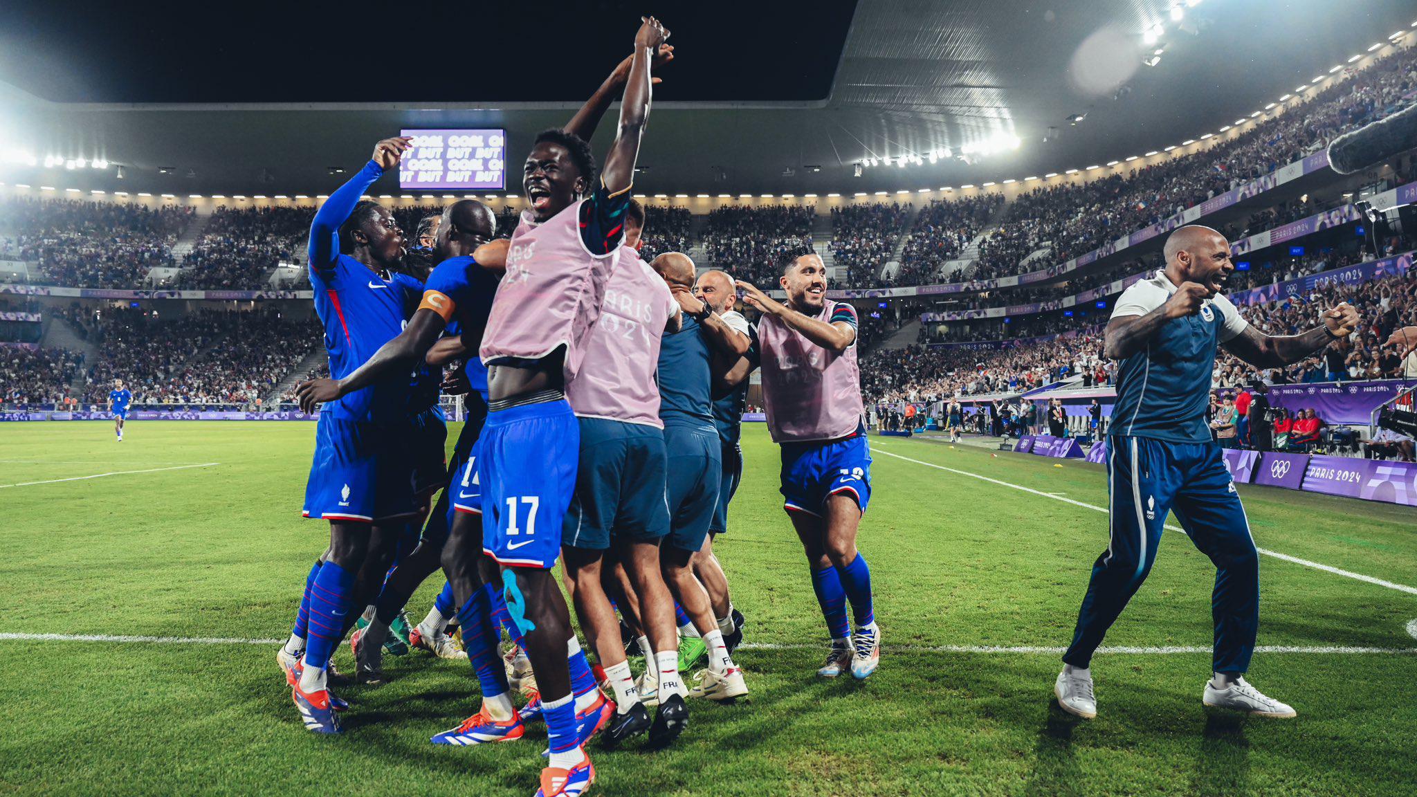 JO 2024 - Football : la France bat l'Égypte et rejoint l'Espagne en finale