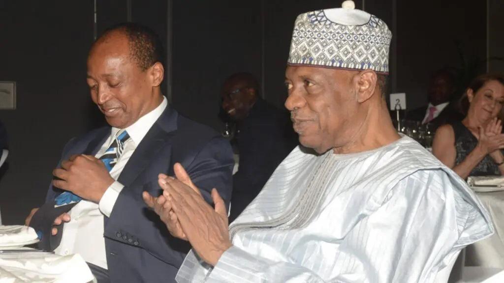 Décès d’Issa Hayatou : la CAF lui rend un vibrant hommage et décrète 5 jours de deuil
