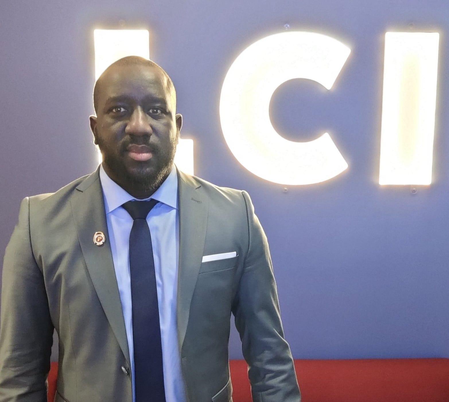 Sénégal: le ministre de la Communication lance une plateforme de recensement des médias 