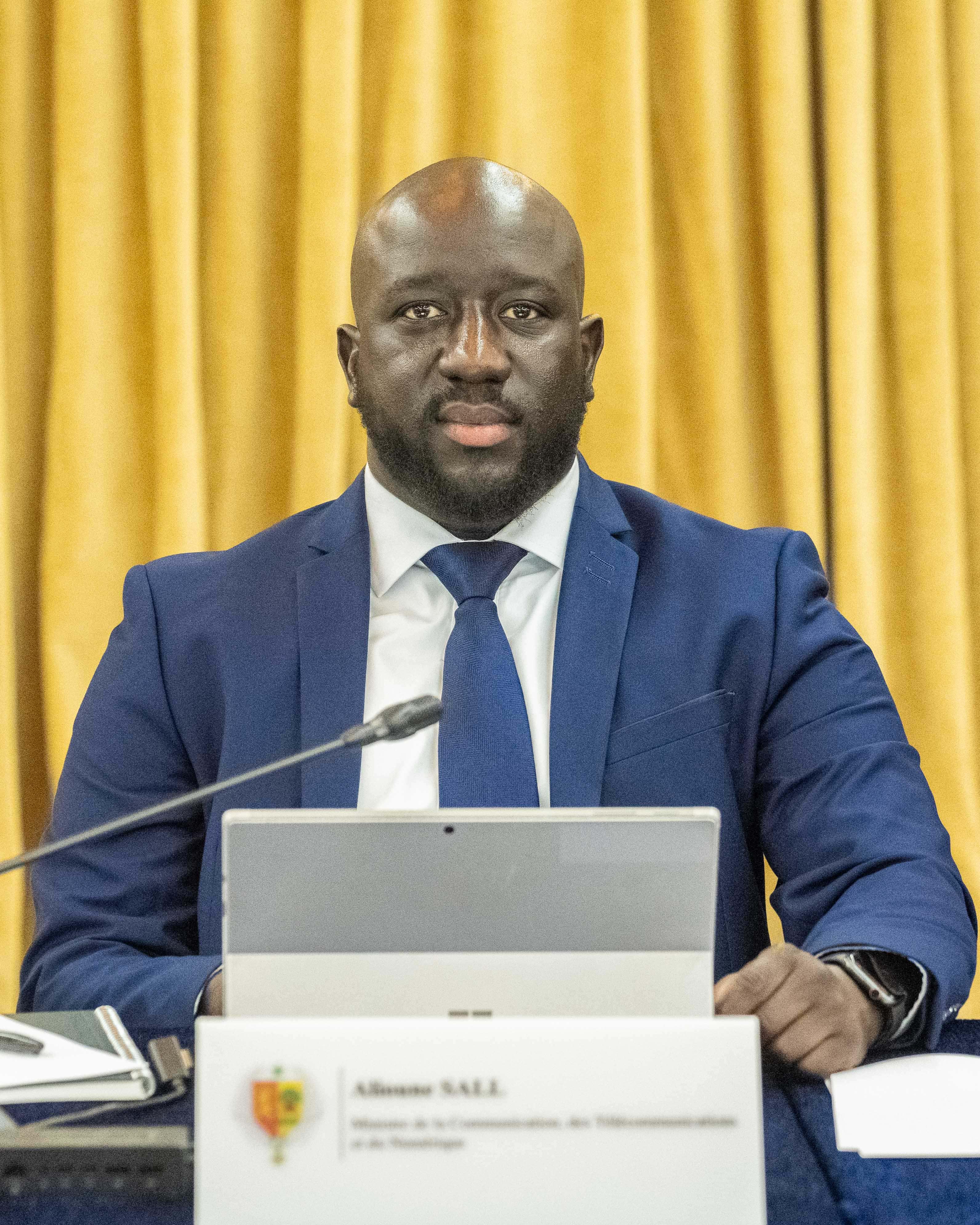 Médias : le ministre Alioune Sall sort un arrêté pour l’Identification des Entreprises de Presse au Sénégal