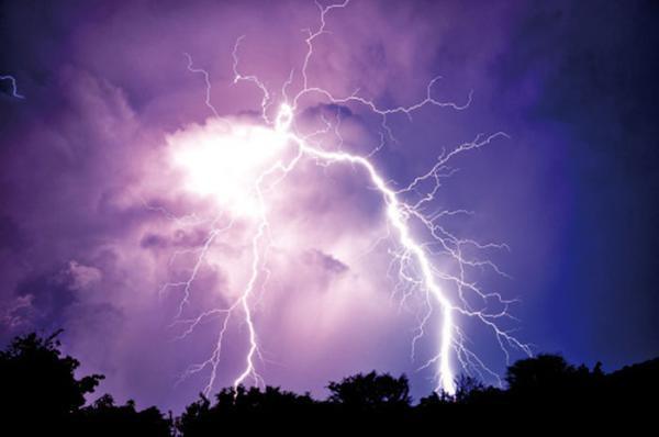 Kolda : une jeune femme meurt foudroyée, deux autres personnes grièvement blessées