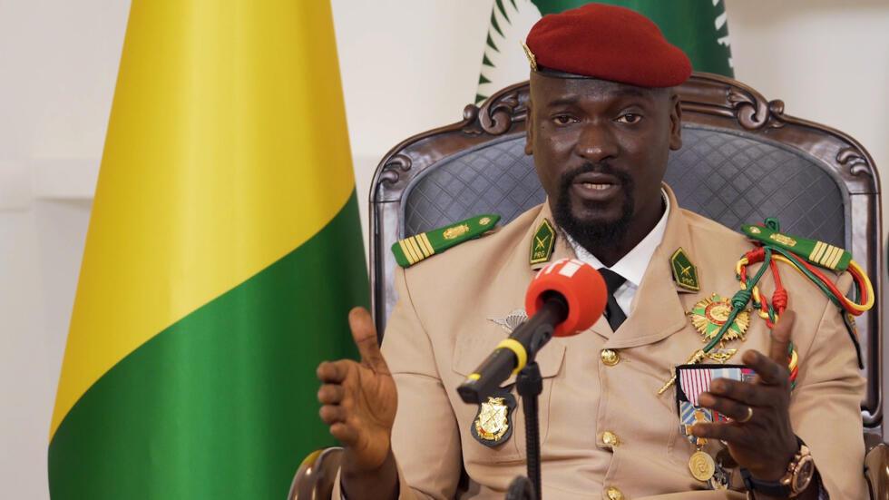 Guinée: le débat sur la possible participation du général Doumbouya à la présidentielle s’installe