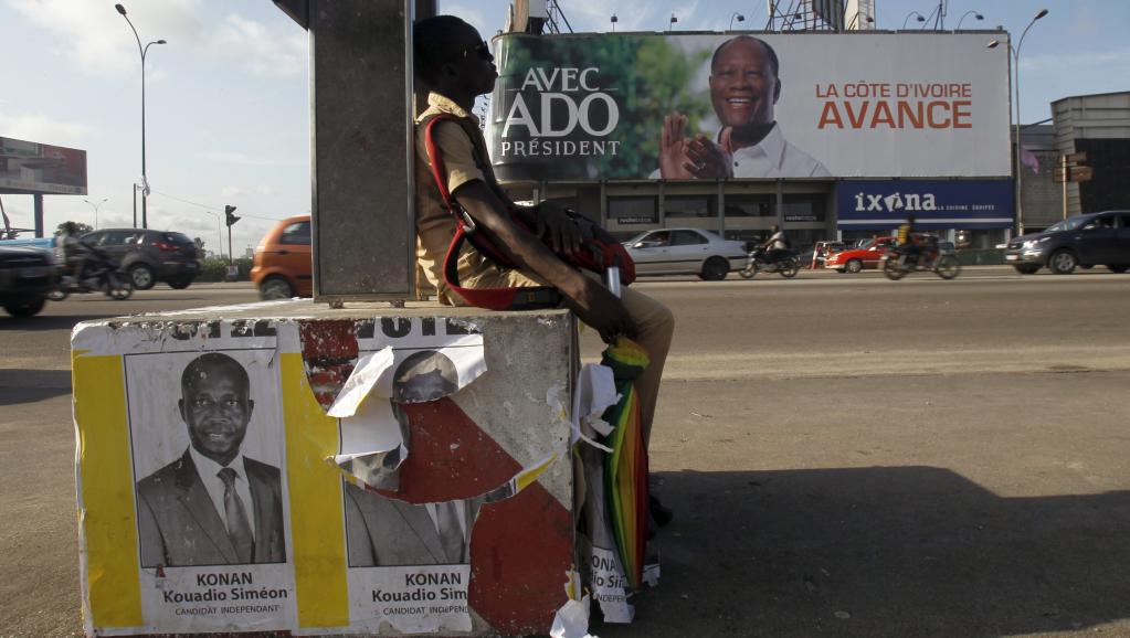 Le président sortant Alassane Ouattara est l'un des sept candidats qui s'affrontent lors de l'élection présidentielle du 25 octobre 2015. REUTERS/Luc Gnago