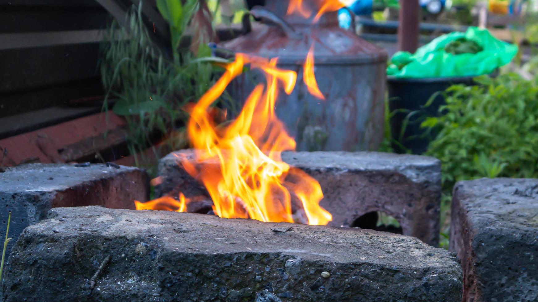 Effets dévastateurs de la cuisson à feu ouvert : l’Afrique s’engage à lutter contre le fléau