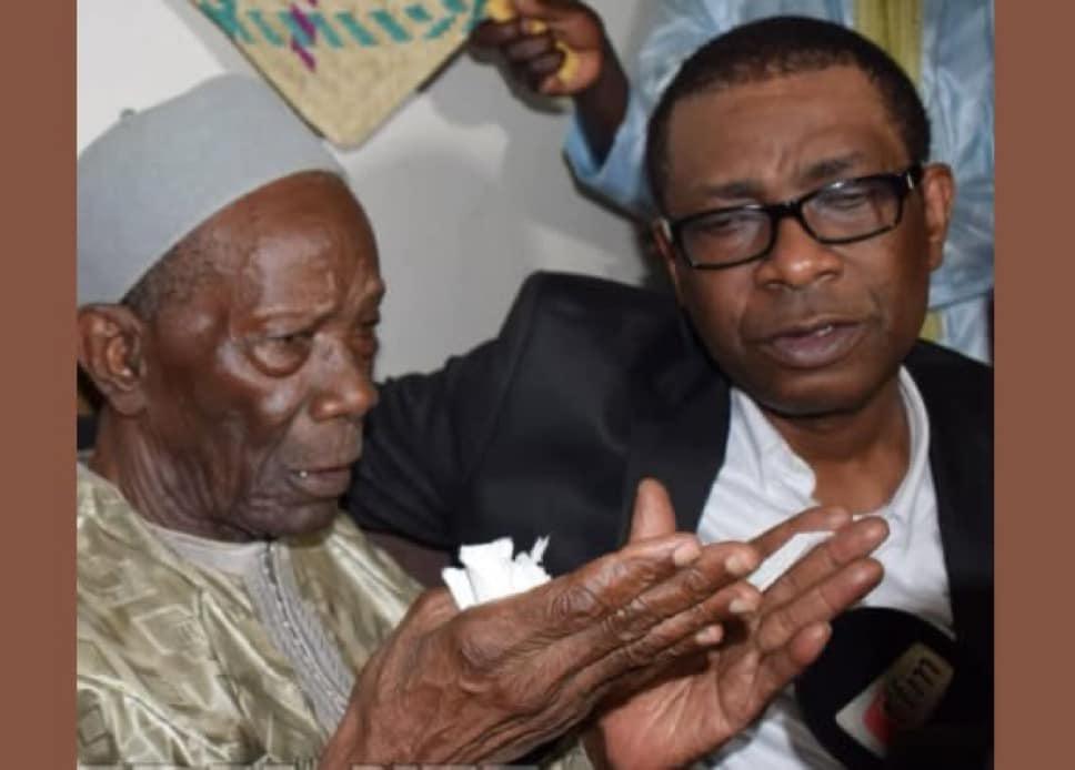 Youssou Ndour après le décès de son père : « Mon mentor, mon guide nous a quittés »