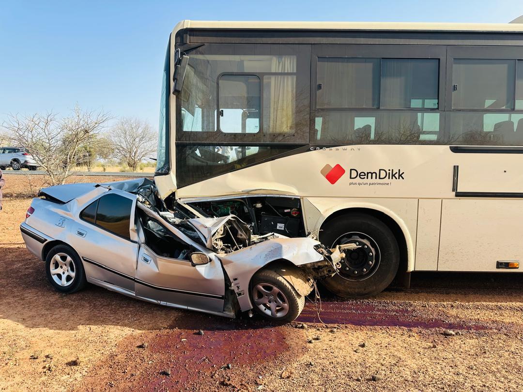 Accident mortel sur l’axe Linguère-Matam: une collision entre un bus Sénégal Dem Dikk et une Peugeot fait cinq (5) morts