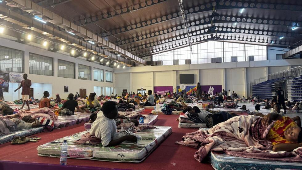 RDC: le stade Tata-Raphaël transformé en centre d'urgence pour les victimes des inondations à Kinshasa